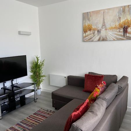 Lovely 2 Double Bedroom Flat With Free Parking - At The Atrium Mk Milton Keynes Eksteriør billede