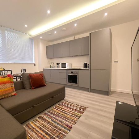 Lovely 2 Double Bedroom Flat With Free Parking - At The Atrium Mk Milton Keynes Eksteriør billede