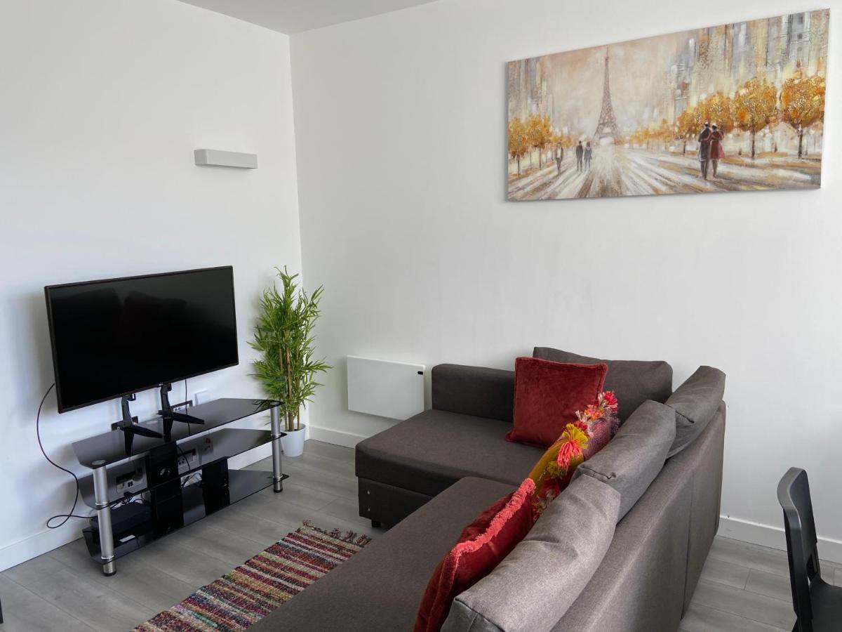 Lovely 2 Double Bedroom Flat With Free Parking - At The Atrium Mk Milton Keynes Eksteriør billede
