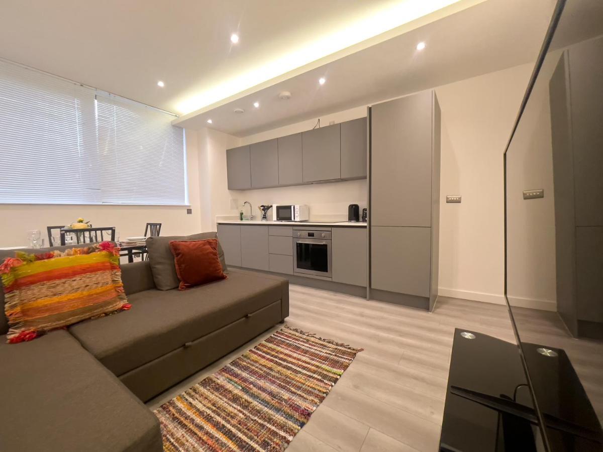 Lovely 2 Double Bedroom Flat With Free Parking - At The Atrium Mk Milton Keynes Eksteriør billede