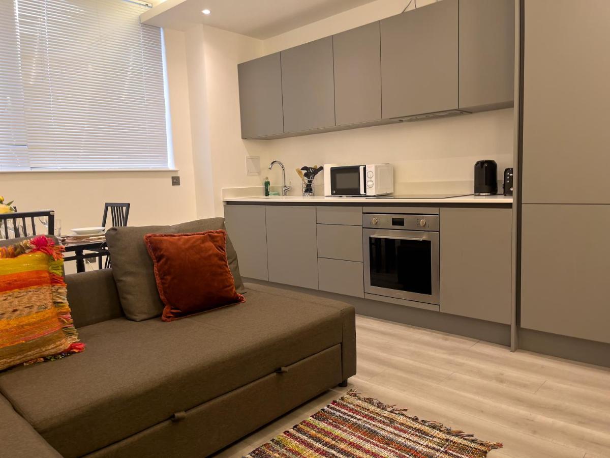 Lovely 2 Double Bedroom Flat With Free Parking - At The Atrium Mk Milton Keynes Eksteriør billede