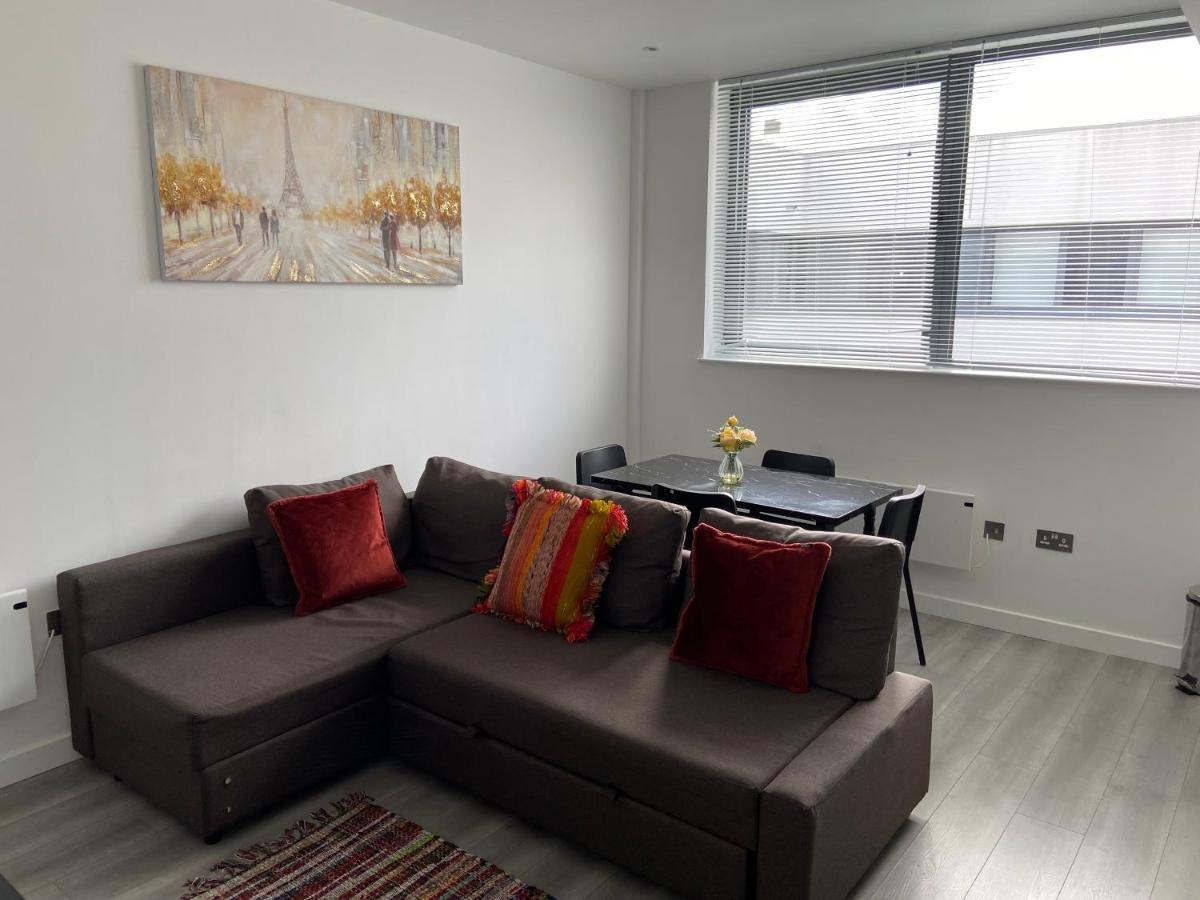 Lovely 2 Double Bedroom Flat With Free Parking - At The Atrium Mk Milton Keynes Eksteriør billede