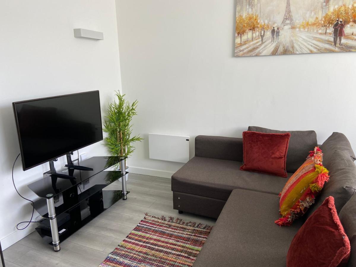 Lovely 2 Double Bedroom Flat With Free Parking - At The Atrium Mk Milton Keynes Eksteriør billede