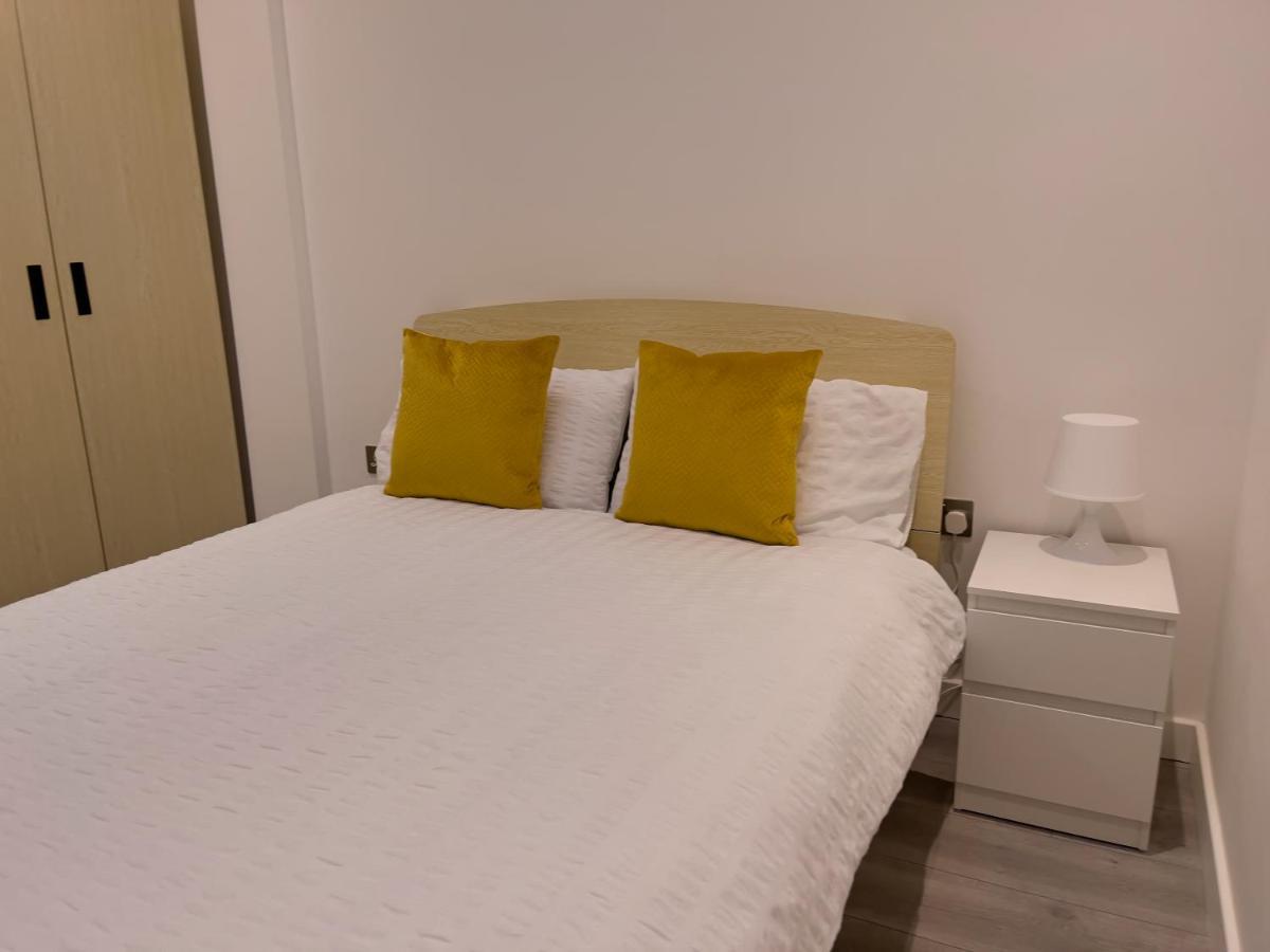 Lovely 2 Double Bedroom Flat With Free Parking - At The Atrium Mk Milton Keynes Eksteriør billede