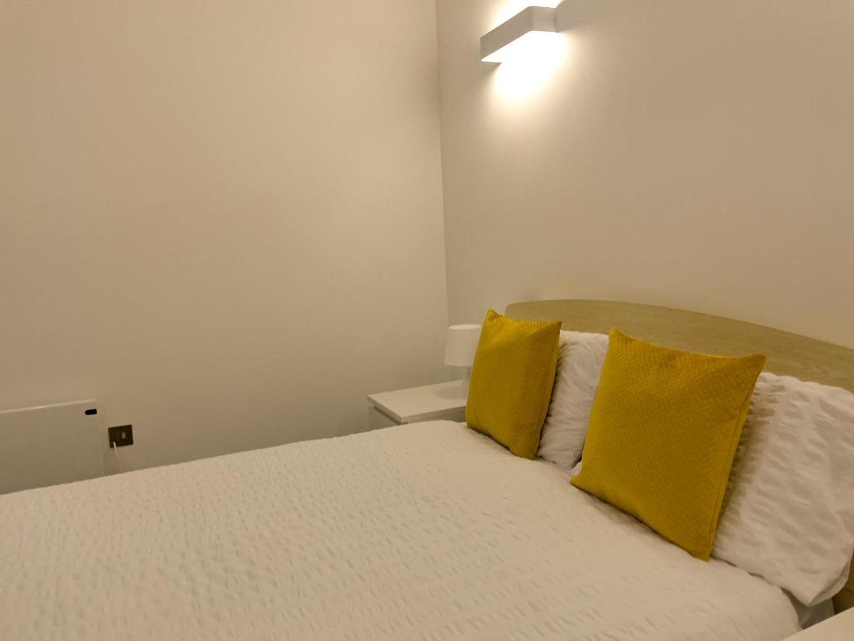 Lovely 2 Double Bedroom Flat With Free Parking - At The Atrium Mk Milton Keynes Eksteriør billede
