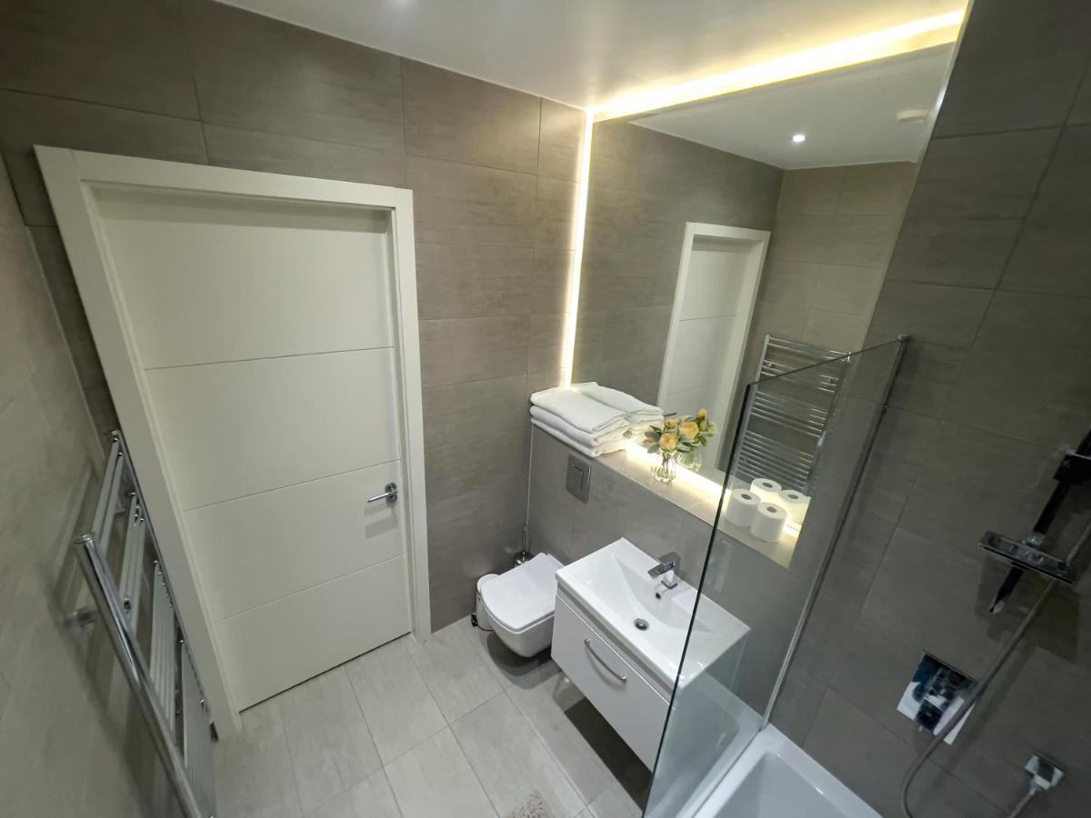 Lovely 2 Double Bedroom Flat With Free Parking - At The Atrium Mk Milton Keynes Eksteriør billede