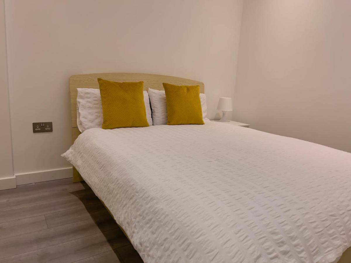 Lovely 2 Double Bedroom Flat With Free Parking - At The Atrium Mk Milton Keynes Eksteriør billede