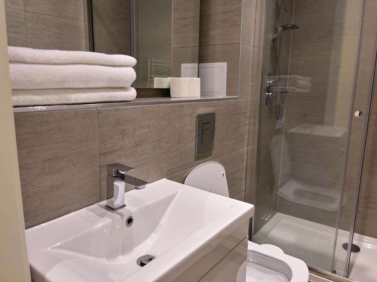 Lovely 2 Double Bedroom Flat With Free Parking - At The Atrium Mk Milton Keynes Eksteriør billede