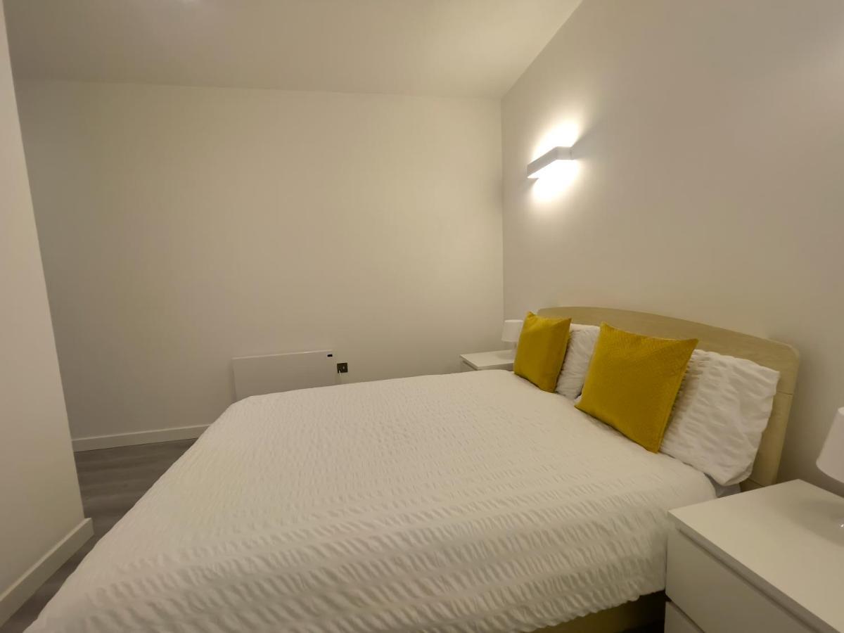 Lovely 2 Double Bedroom Flat With Free Parking - At The Atrium Mk Milton Keynes Eksteriør billede
