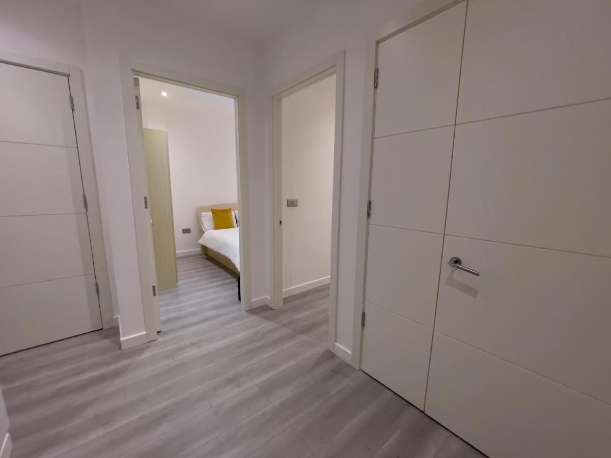 Lovely 2 Double Bedroom Flat With Free Parking - At The Atrium Mk Milton Keynes Eksteriør billede