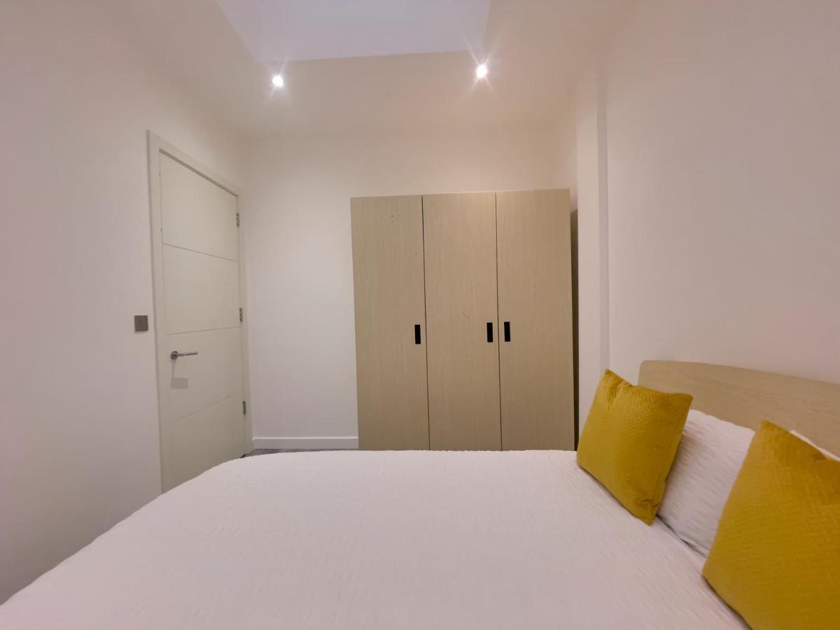 Lovely 2 Double Bedroom Flat With Free Parking - At The Atrium Mk Milton Keynes Eksteriør billede